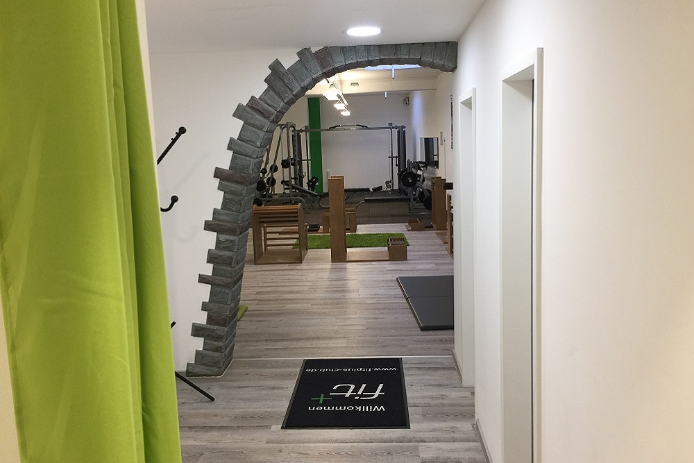 fitplus_Fitnessstudio Heimbach Eingangsbereich_1